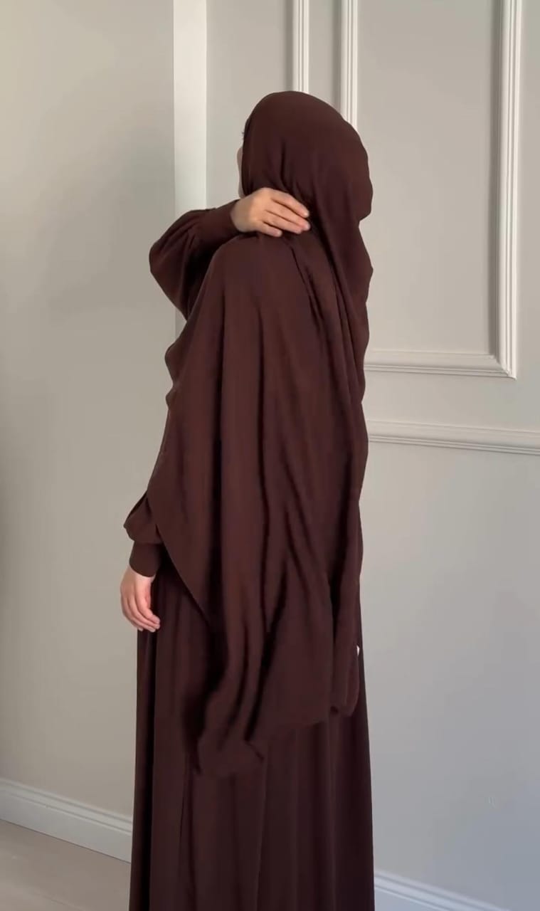 FlowLine – Full-Length Brown Abaya with Hijab Stoller
