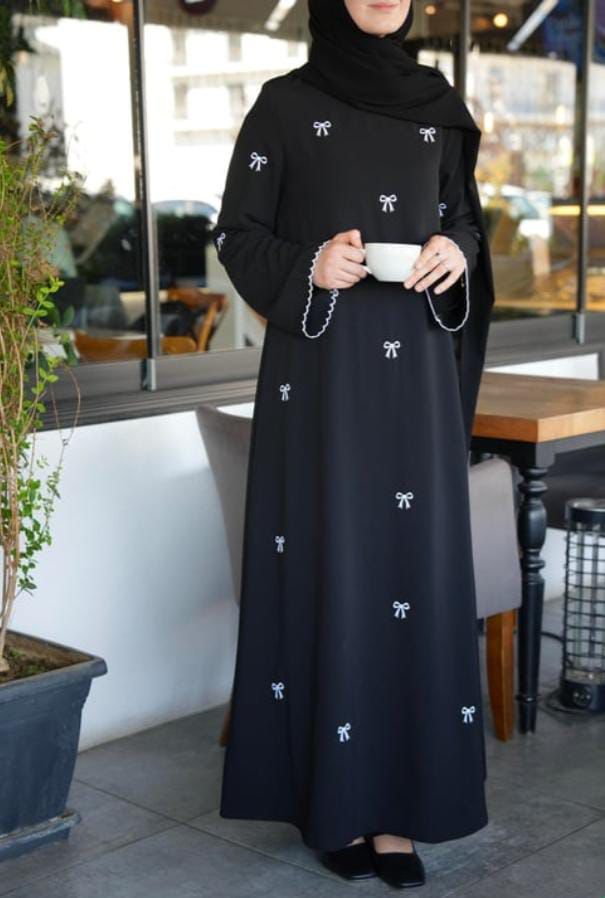 New White Bow Embroidered Abaya with stoller