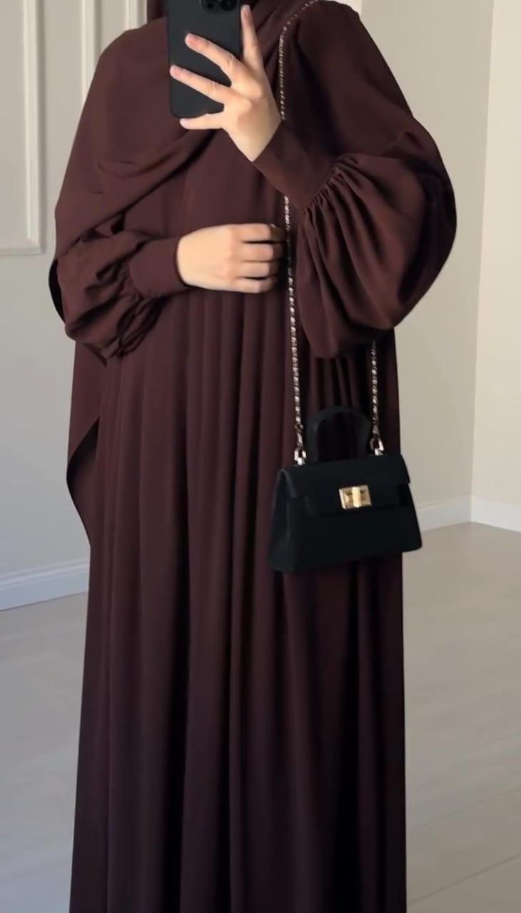 FlowLine – Full-Length Brown Abaya with Hijab Stoller