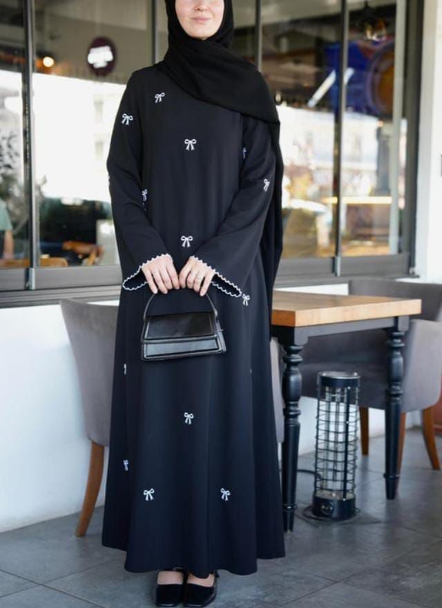 New White Bow Embroidered Abaya with stoller