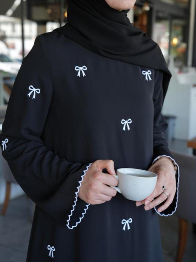 New White Bow Embroidered Abaya with stoller