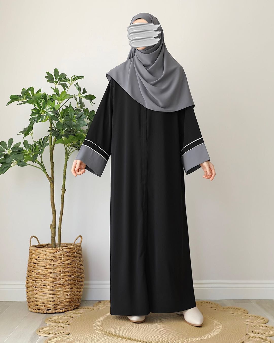 Decent Unique Abaya design by Wearkurtis