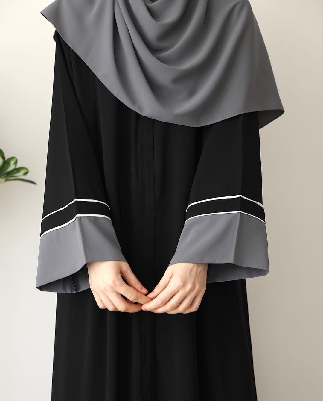 Decent Unique Abaya design by Wearkurtis.