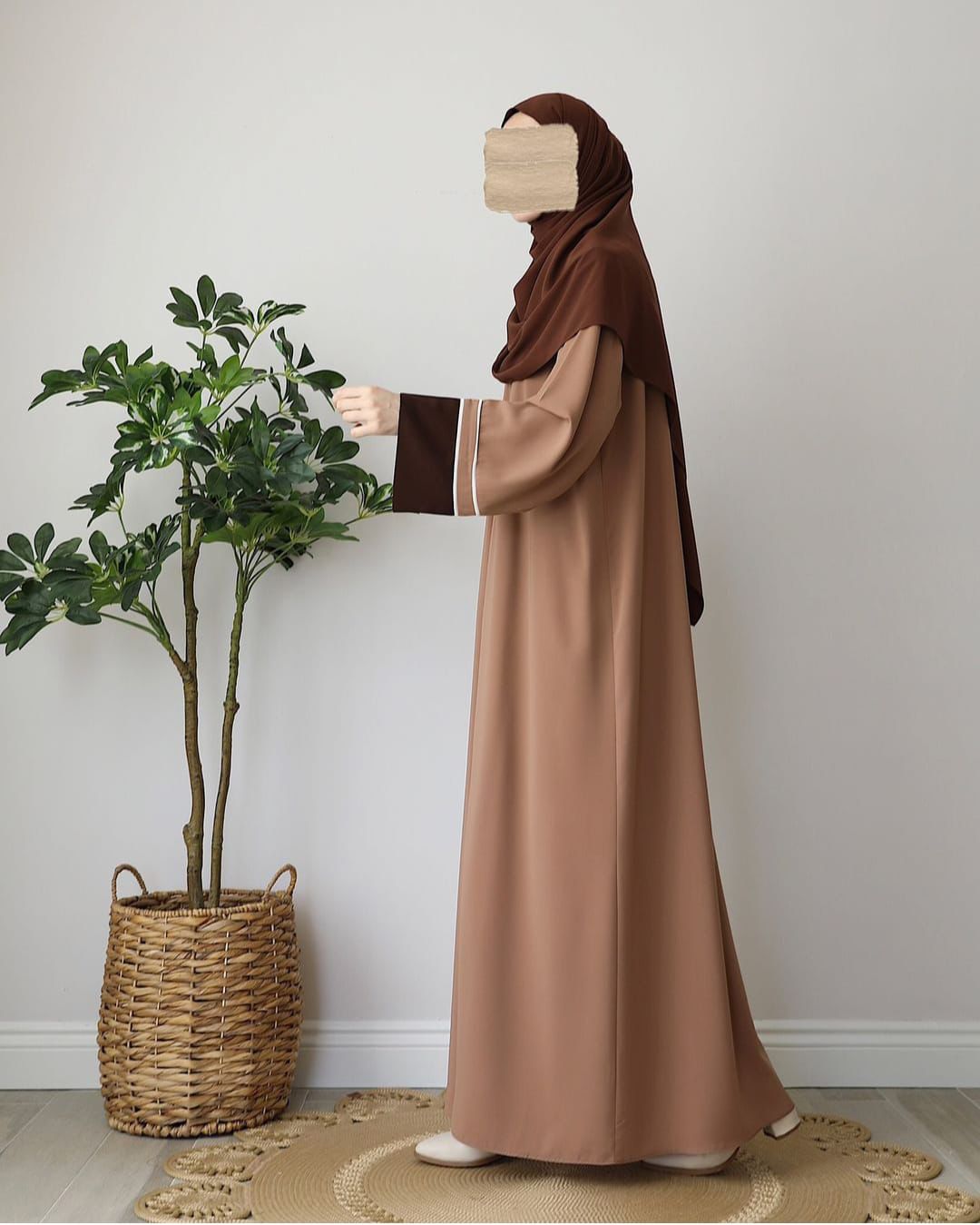 Crown Unique Abaya design by Wearkurtis.