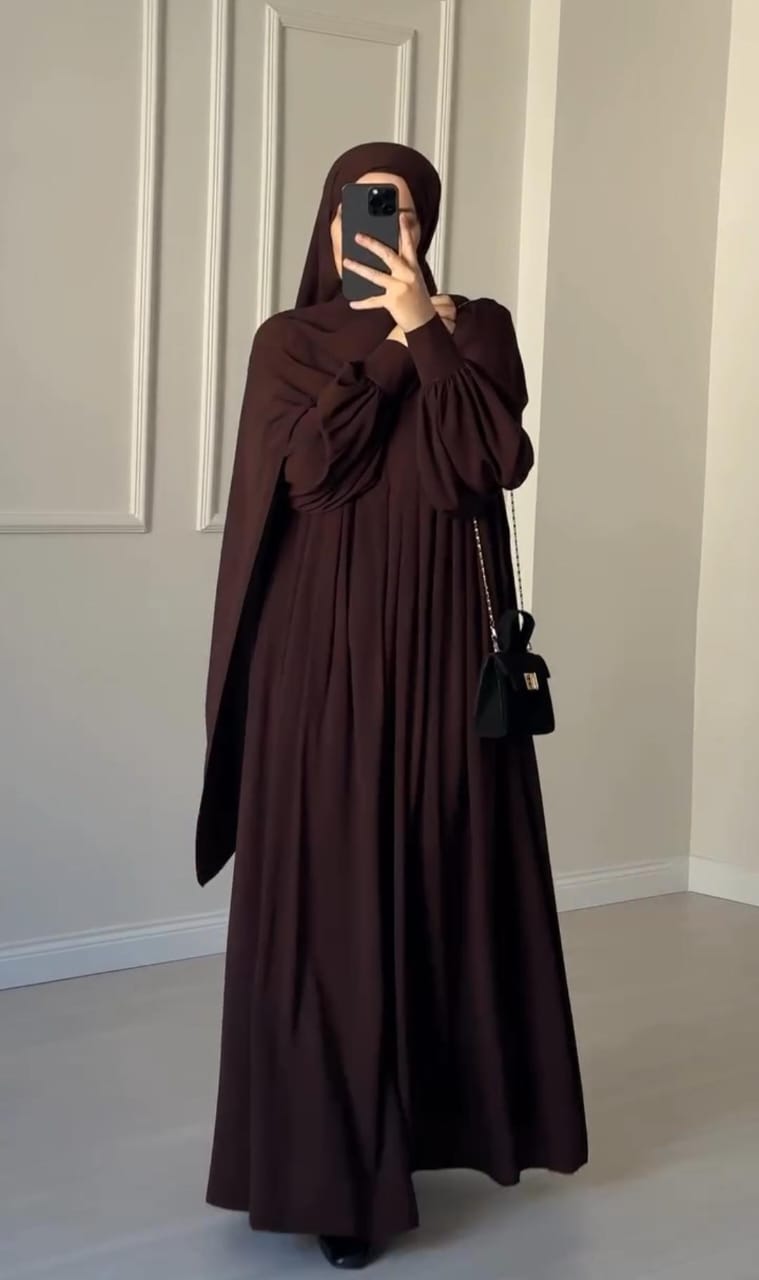 FlowLine – Full-Length Brown Abaya with Hijab Stoller