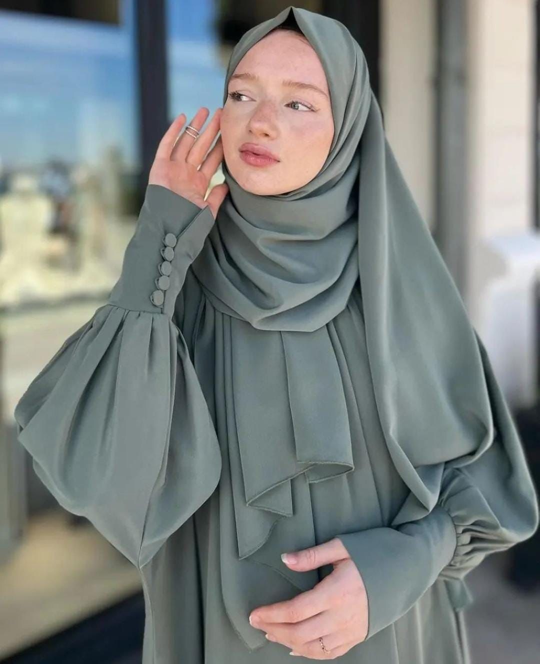 Olive Luxe Abaya with Stoller