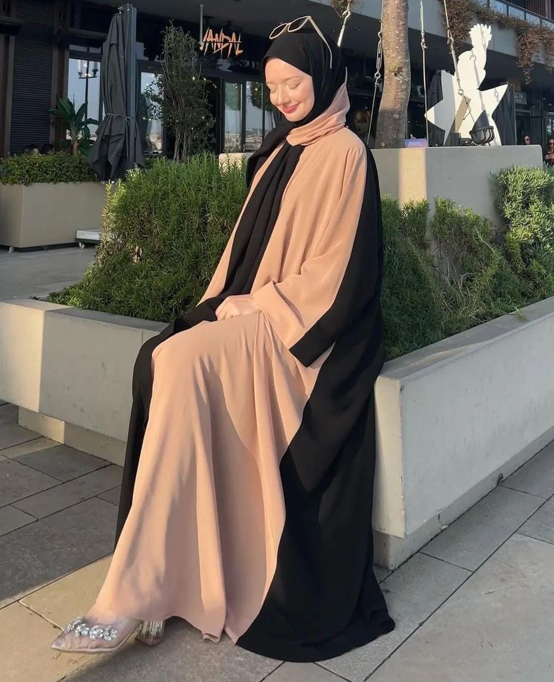 Elegantt Abaya design by Wearkurtis.