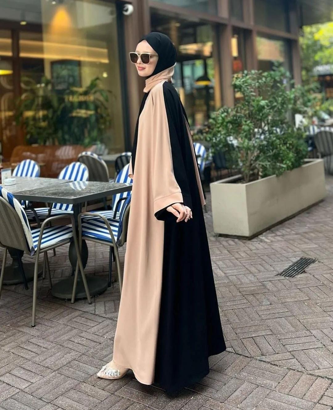 Elegantt Abaya design by Wearkurtis.